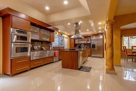 Hospitality Expert Stonehenge:5br Villa/chef/beach * Montego Bay