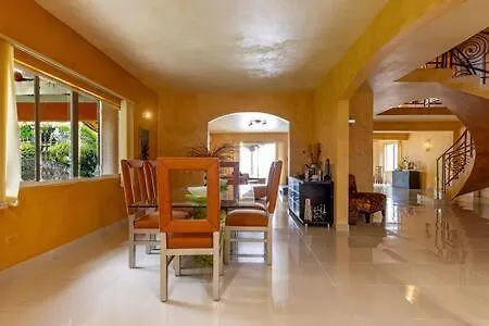 Hospitality Expert Stonehenge:5br Villa/chef/beach Villa