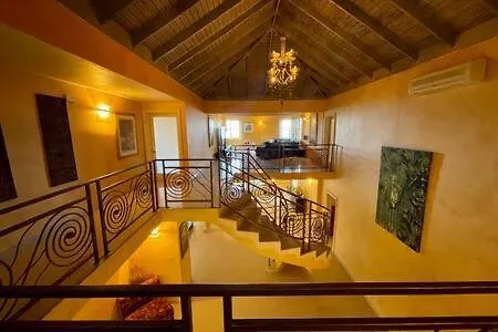 Hospitality Expert Stonehenge:5br Villa/chef/beach *