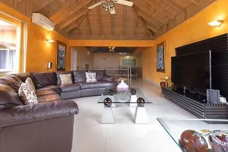 Hospitality Expert Stonehenge:5br Villa/chef/beach Montego Bay