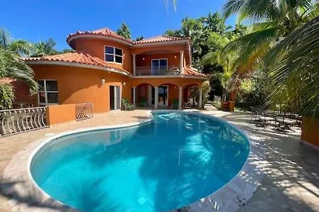Hospitality Expert Stonehenge:5br Villa/chef/beach