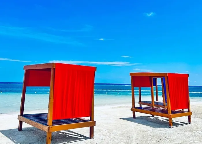Hospitality Expert Stonehenge:5br Villa/chef/beach *