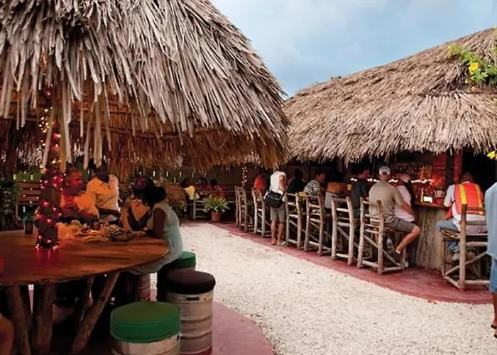 Hospitality Expert Stonehenge:5br Villa/chef/beach